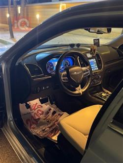 کرایسلەر 300